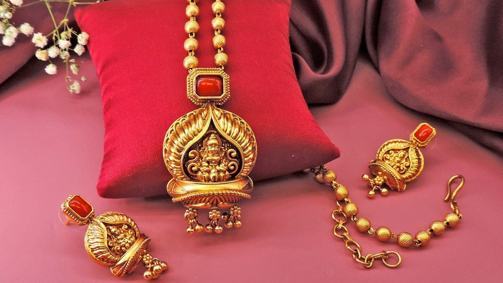 Indian bridal jewelry guide – Goddess Lakshmi temple necklace