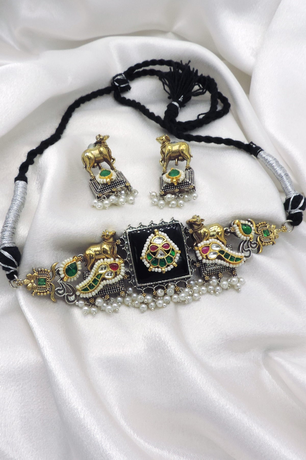 Heritage Cow Dual Tone Choker Set