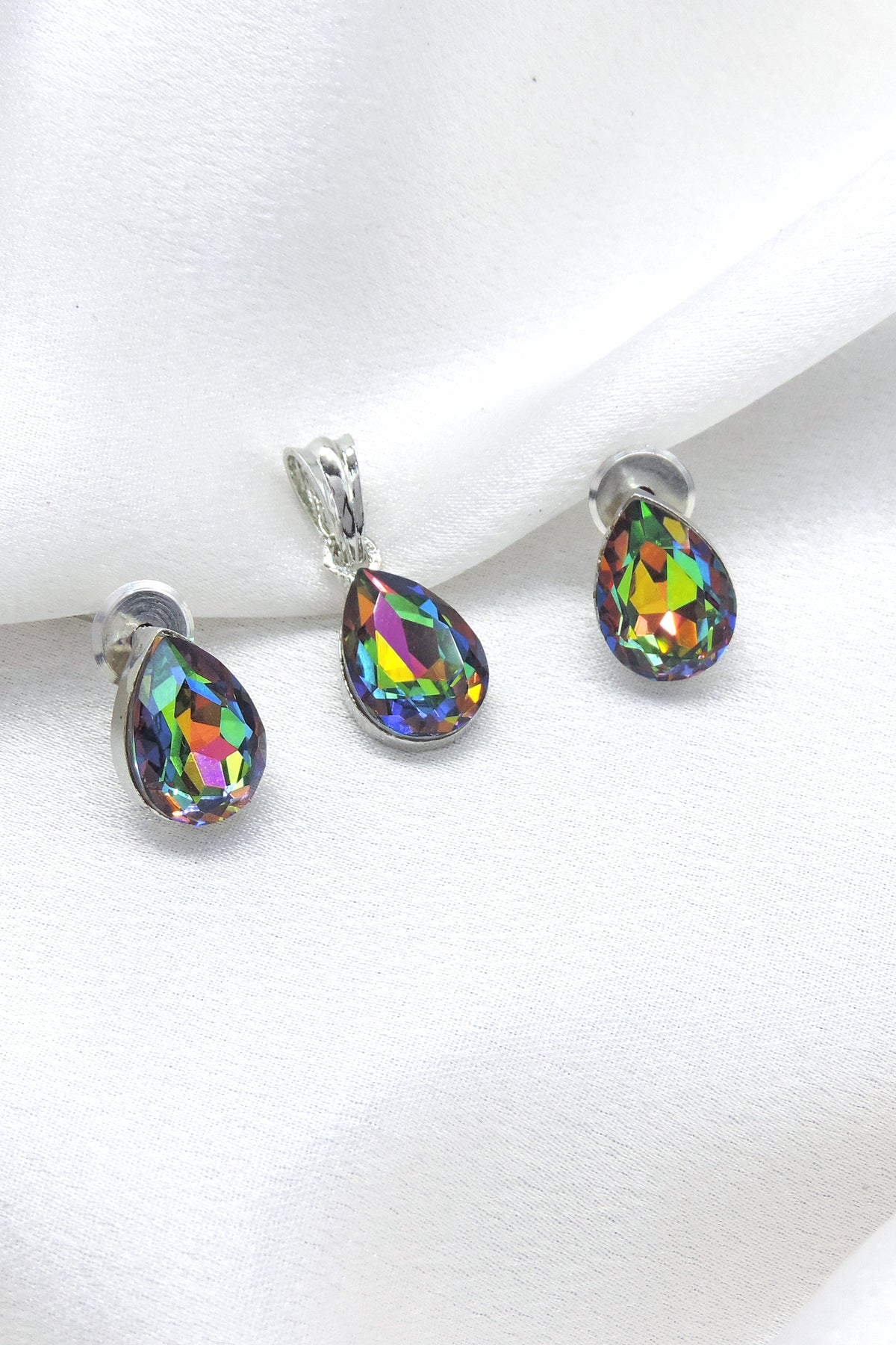 Sky Blue Teardrop Pendant Set