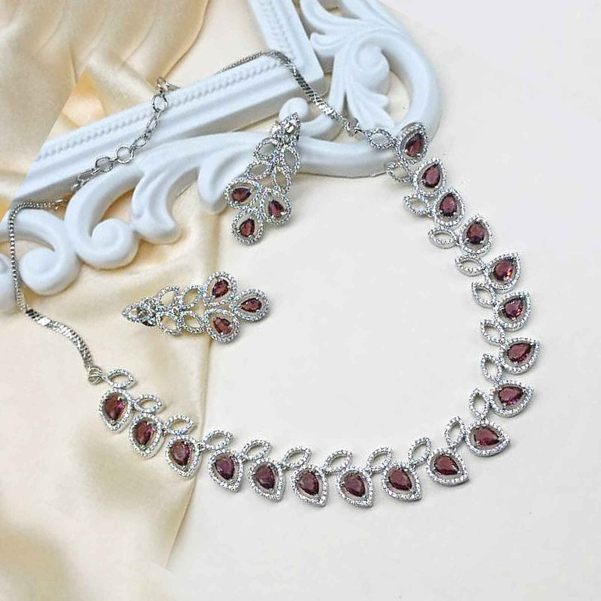 AD Necklace set Image 0