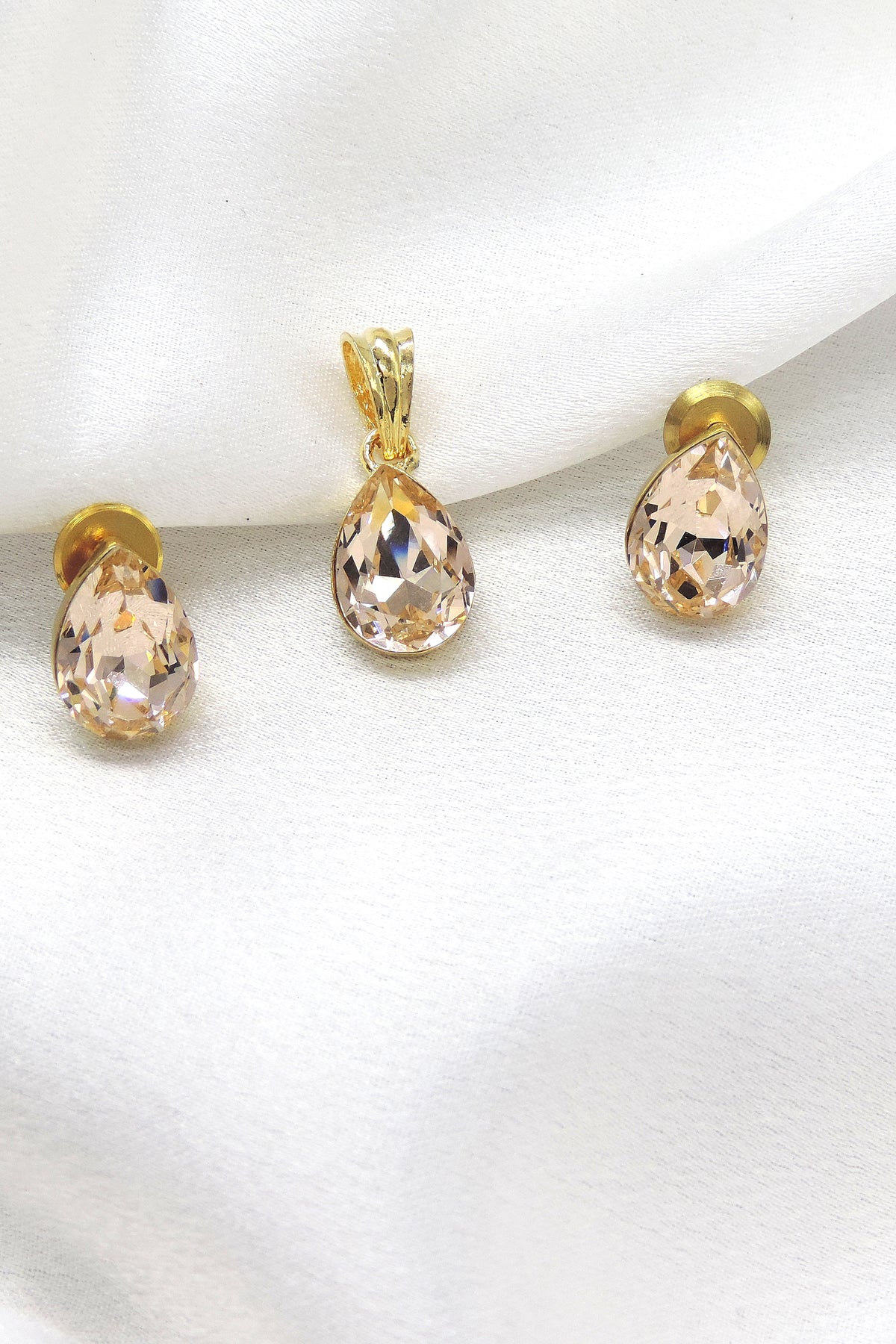 Sky Blue Teardrop Pendant Set