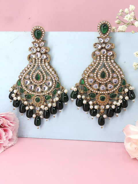 Emerald green Kundan and pearl chandelier earrings – Indian bridal statement jewelry USA – Joyrias