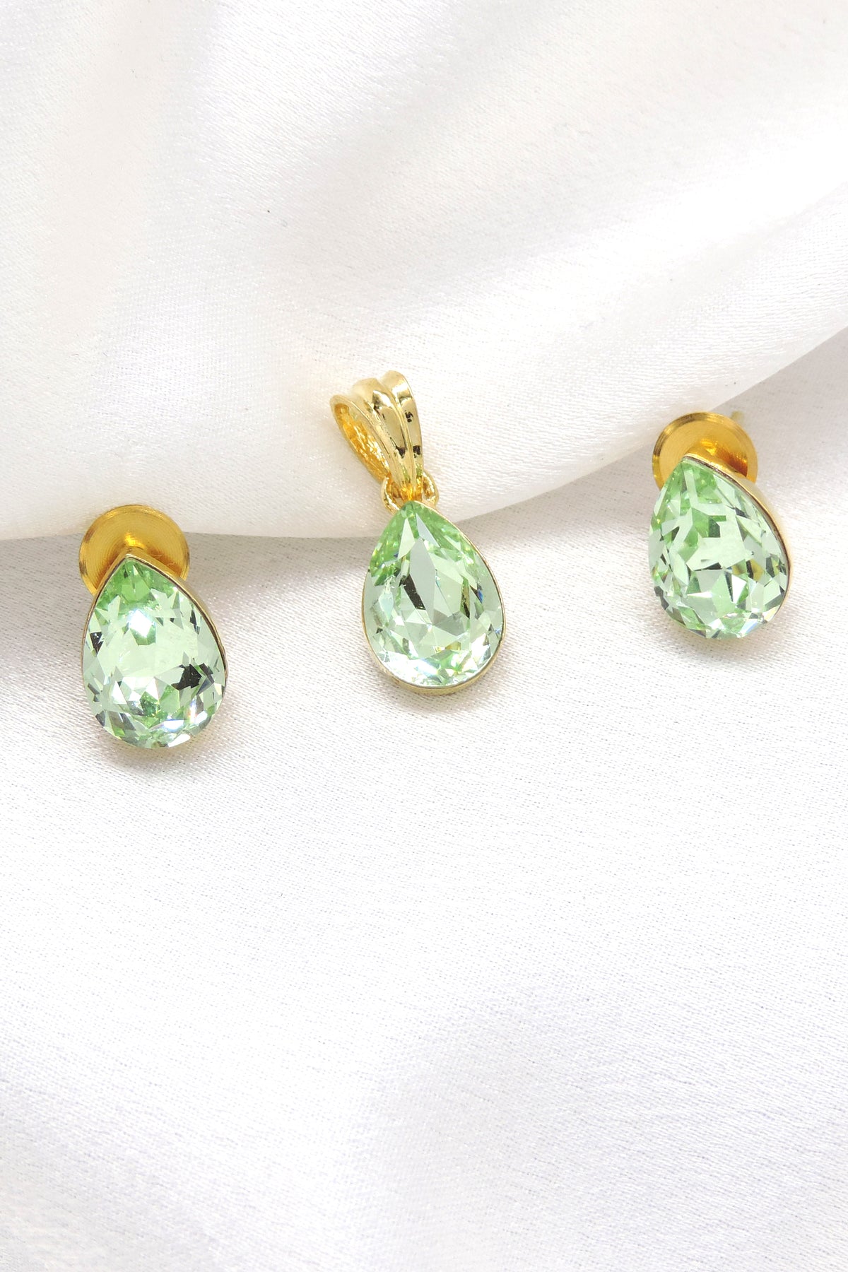 Sky Blue Teardrop Pendant Set