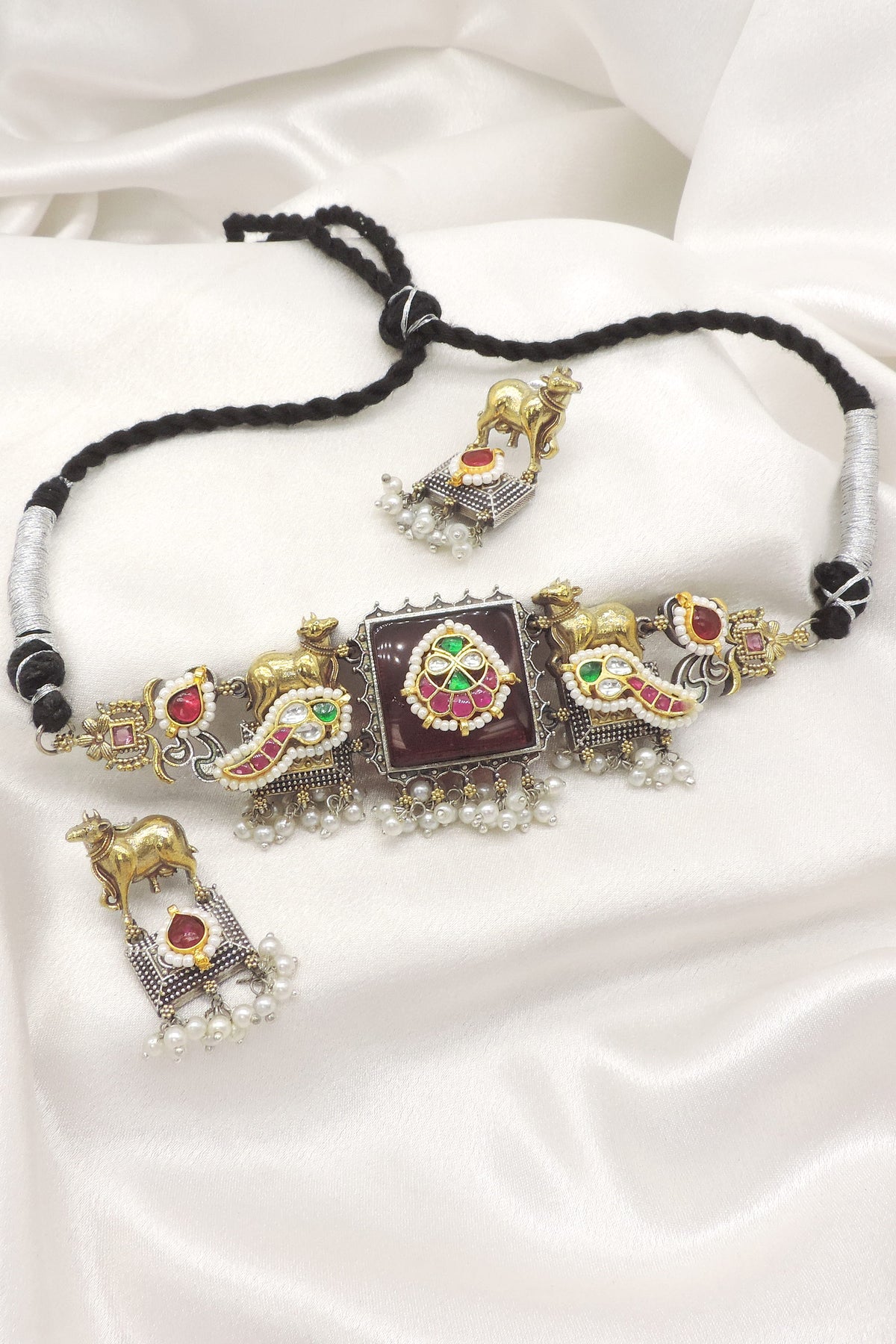 Heritage Cow Dual Tone Choker Set