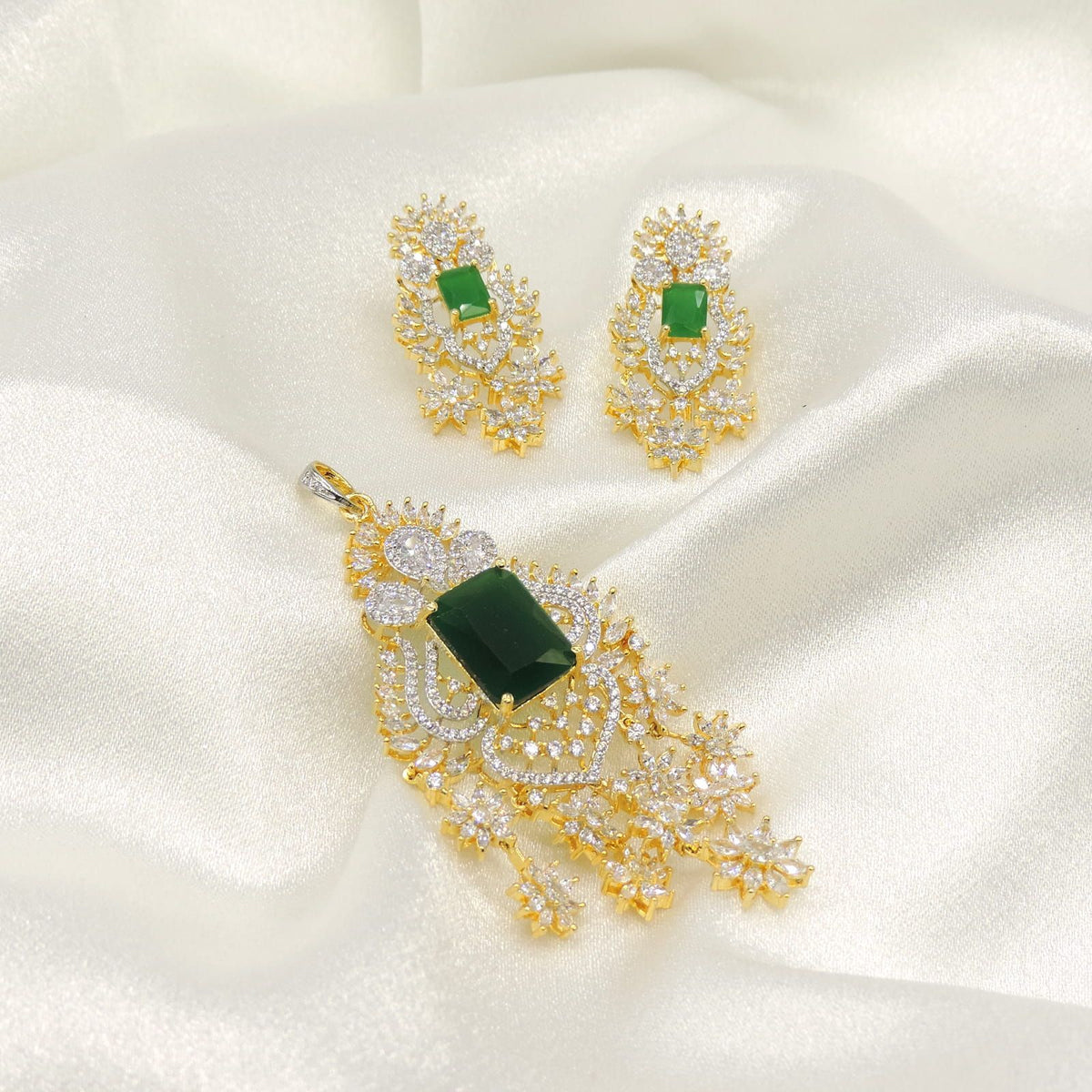 Elegant Green Stone AD Pendant Set