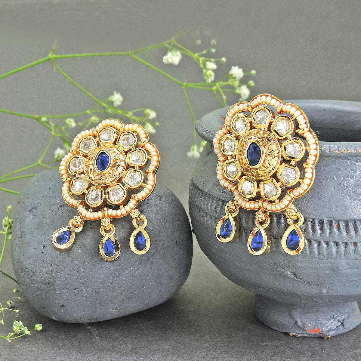 Kundan Studs Image 0
