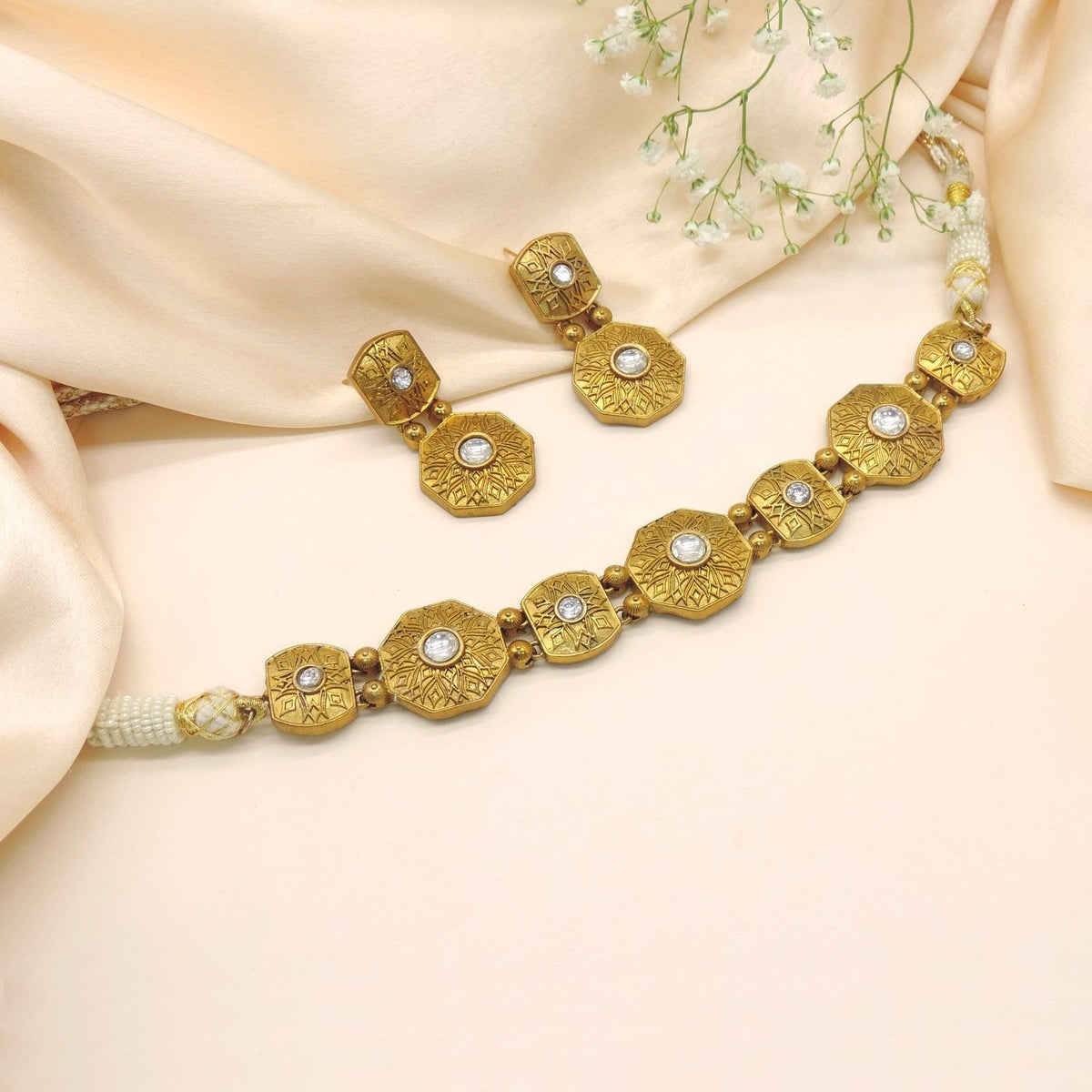 Antique Gold-Plated Geometric Choker Necklace Set with Earrings Image 0