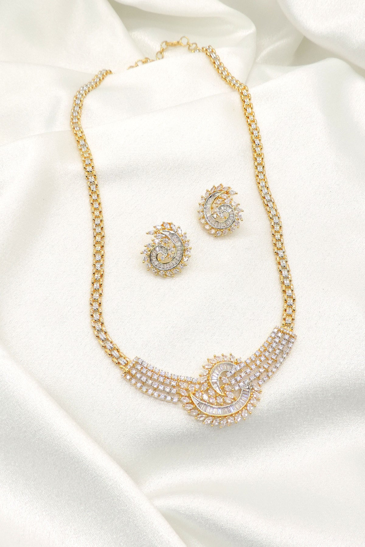 Luxury AD Necklace Set with Spiral Design Earrings