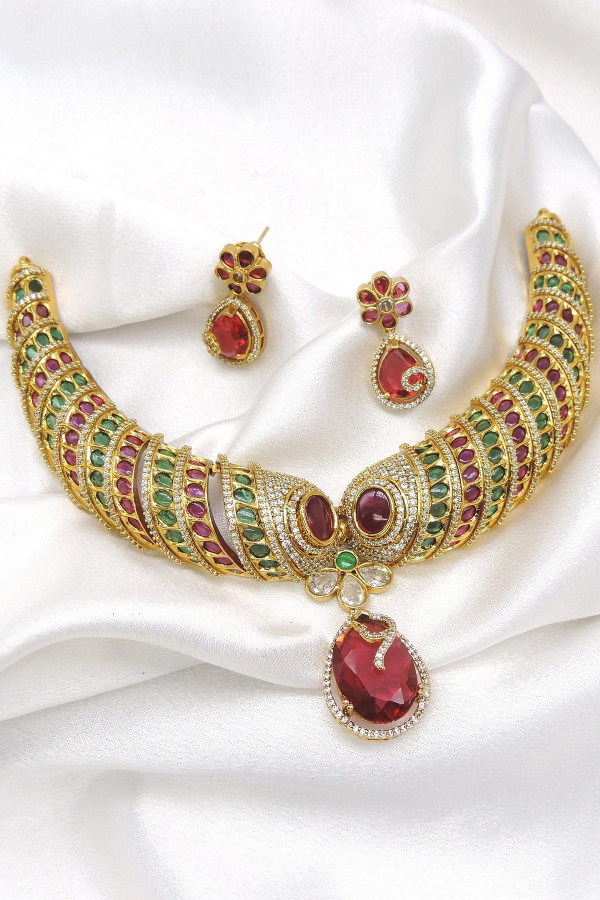 Ruby green necklace set with matching earrings by Joyrias