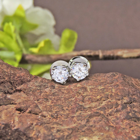 Solitaire style Studs Image 0