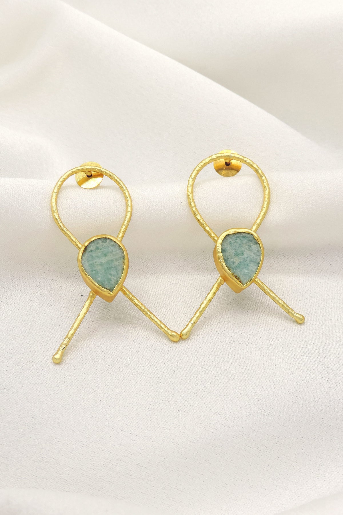 Raw Amethyst Geometric Drop Earrings in Gold | Minimal Statement Design