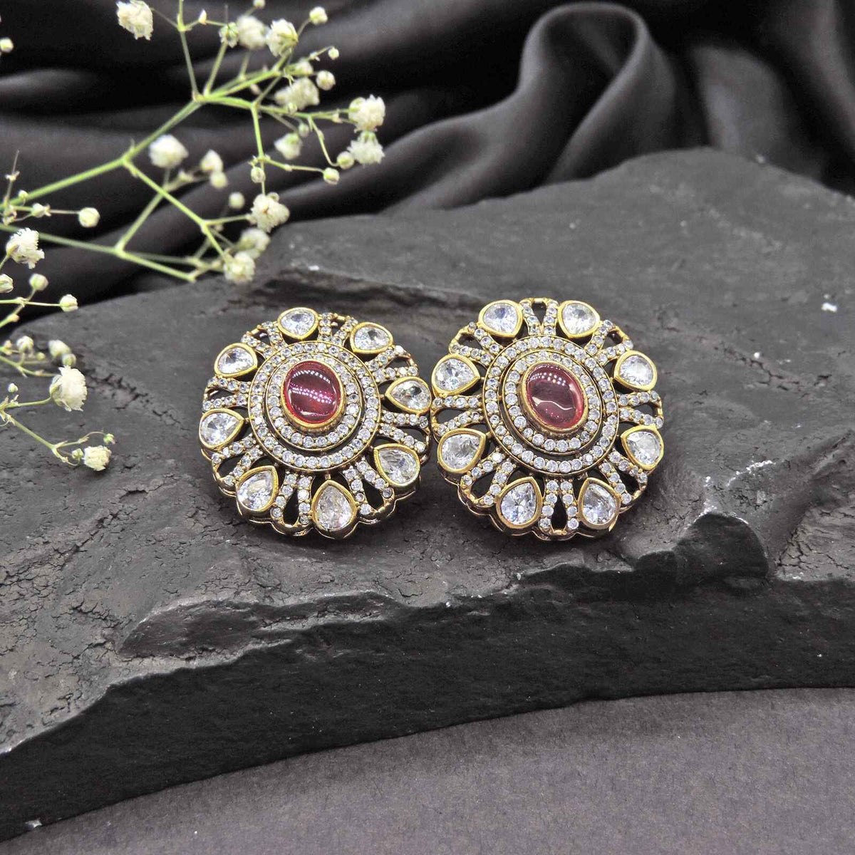 Victorian Studs Image 0