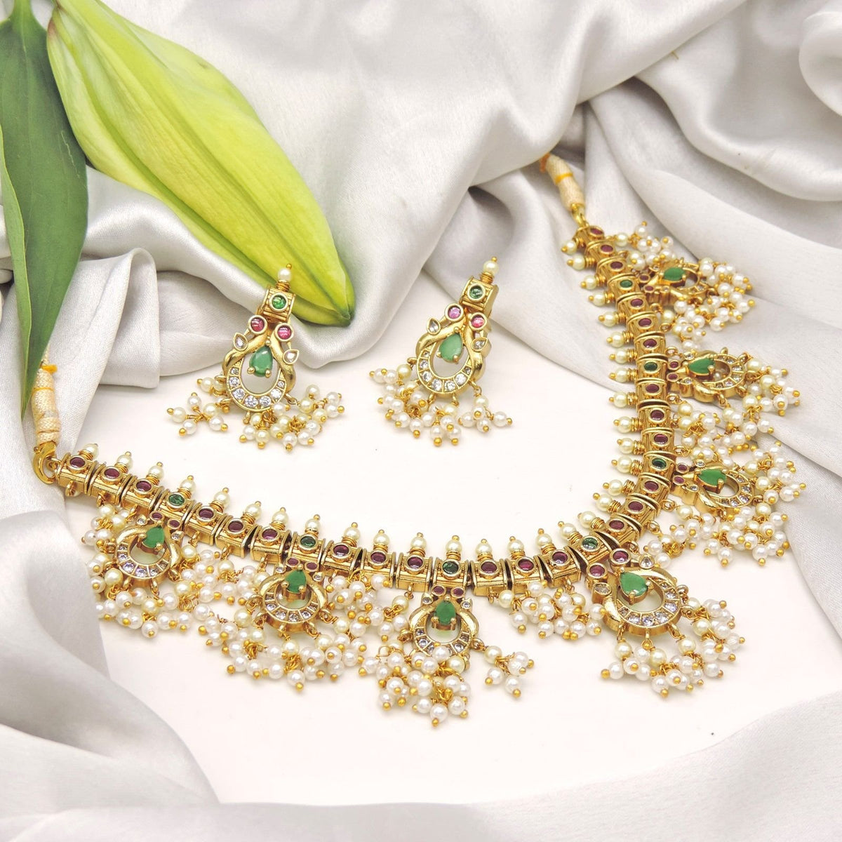 Green stone Kundan necklace set with pearls – Indian bridal necklace USA – Joyrias
