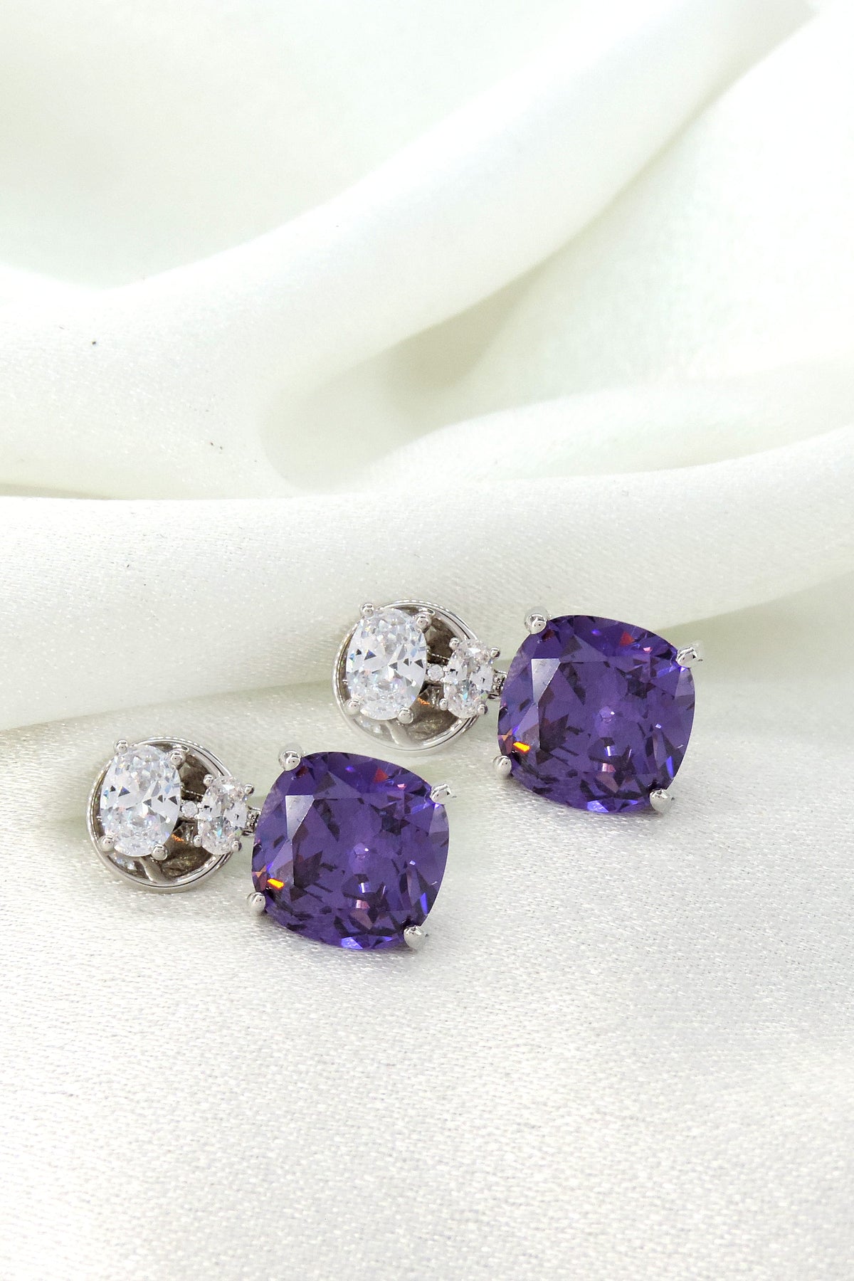 Violet Solitaire Earrings by Joyrias
