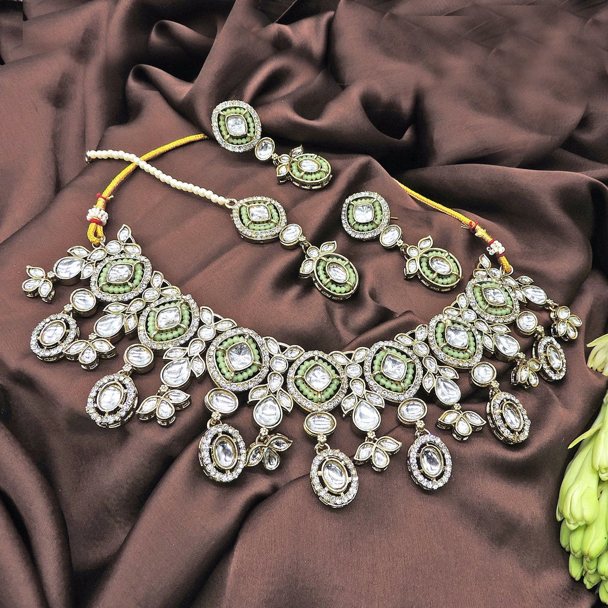 Light Green Kundan Necklace Image 0