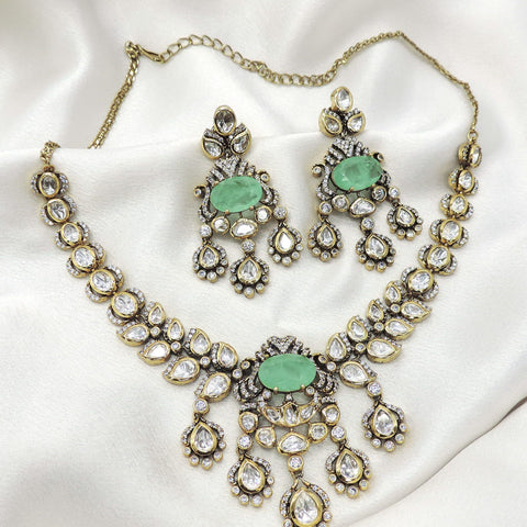 Vintage green stone necklace set by Joyrias