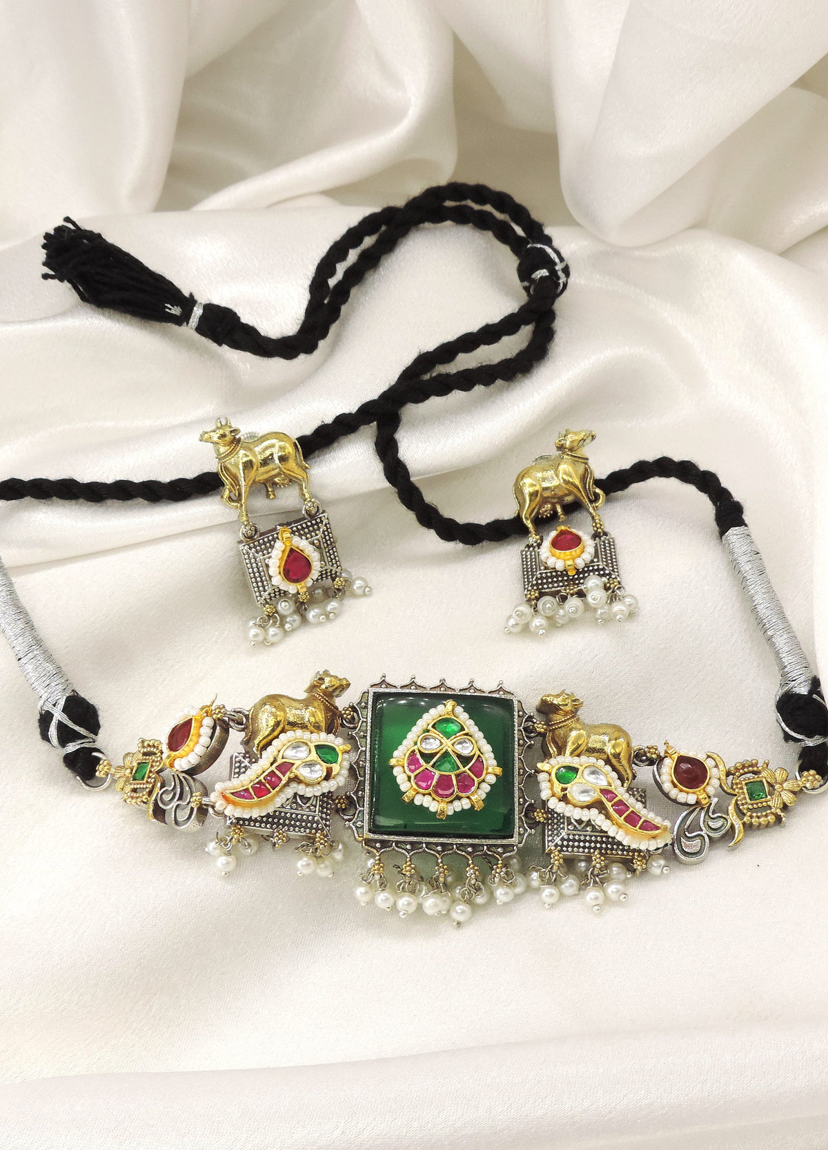 Heritage Cow Dual Tone Choker Set