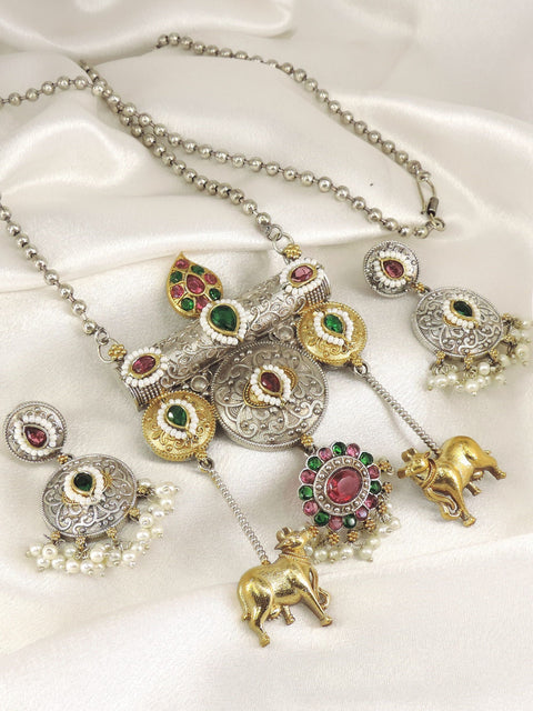 Heritage Cow Pendant Necklace Set by Joyrias