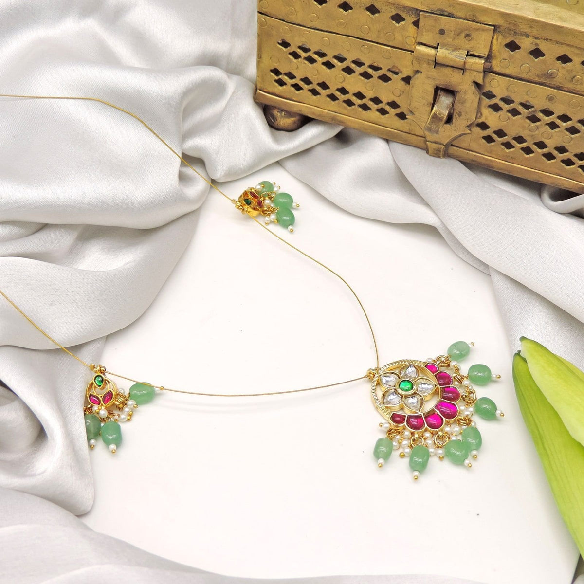 Kundan Pendant Necklace with Green Drops Image 0