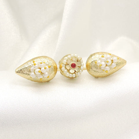 Pearl floral dual motif ring by Joyrias