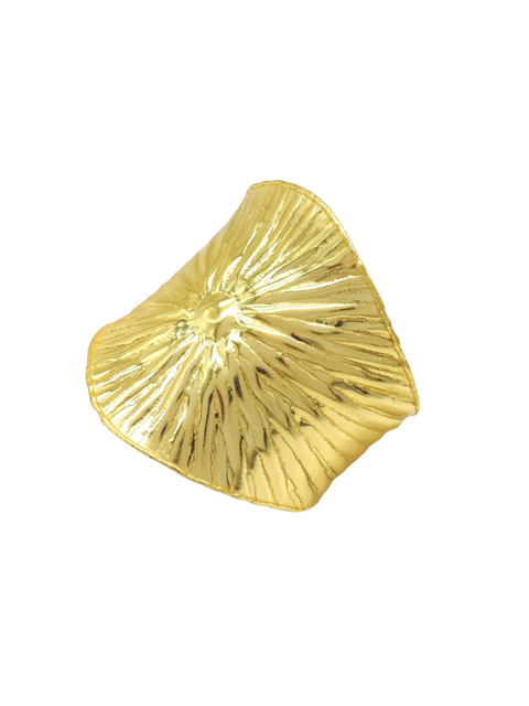 Sculpted gold cuff bracelet by Joyrias