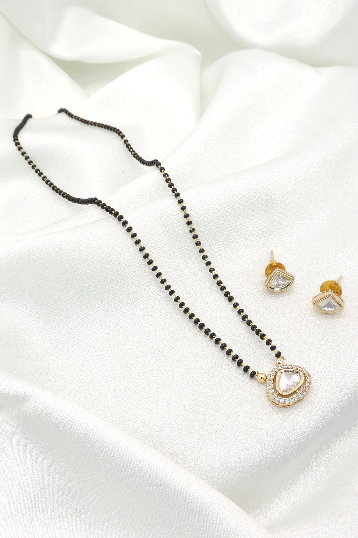 Minimal Kundan Polki Mangalsutra Set | Black Bead Gold Finish Necklace