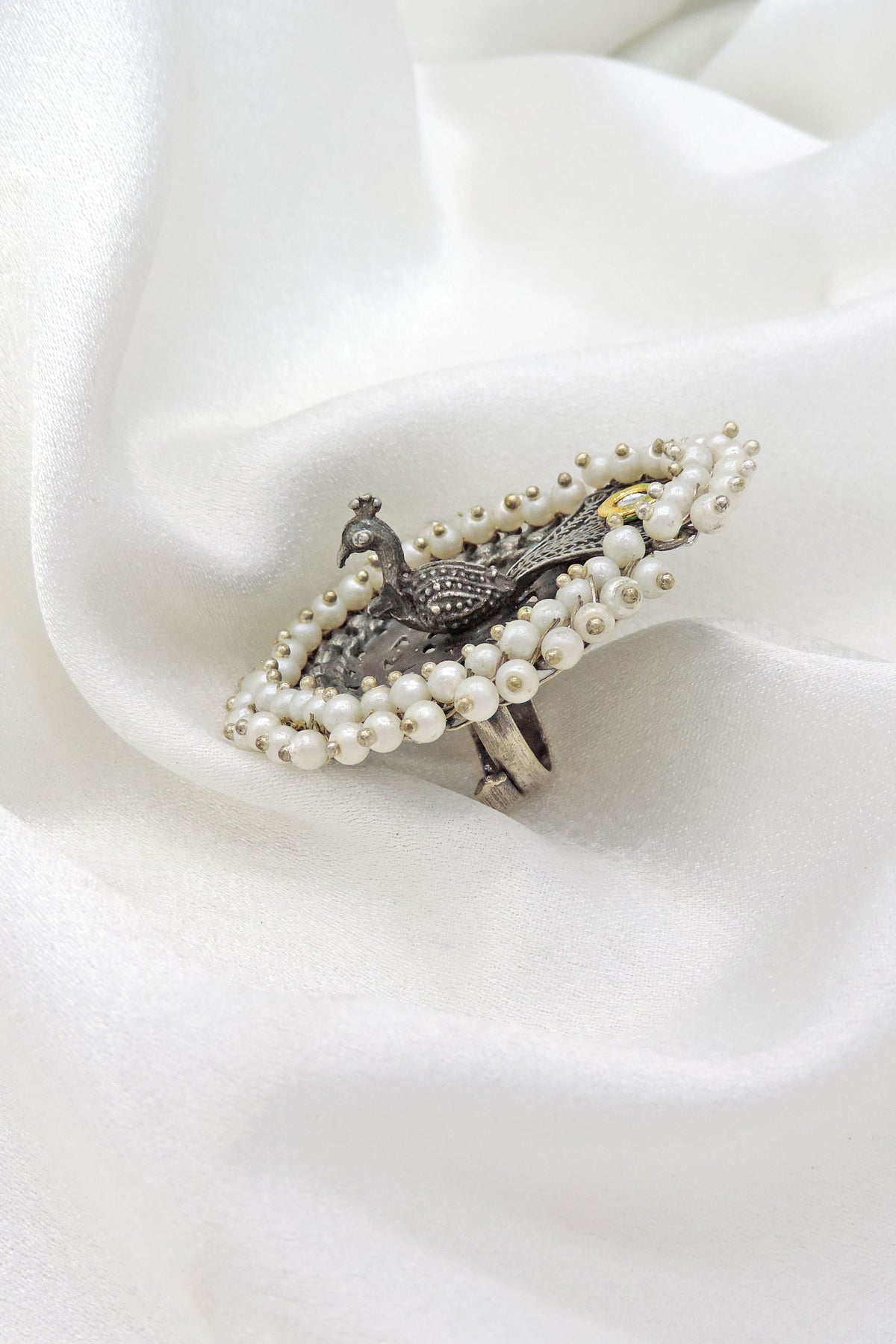 Oxidized silver peacock pearl beaded ring by joyrias