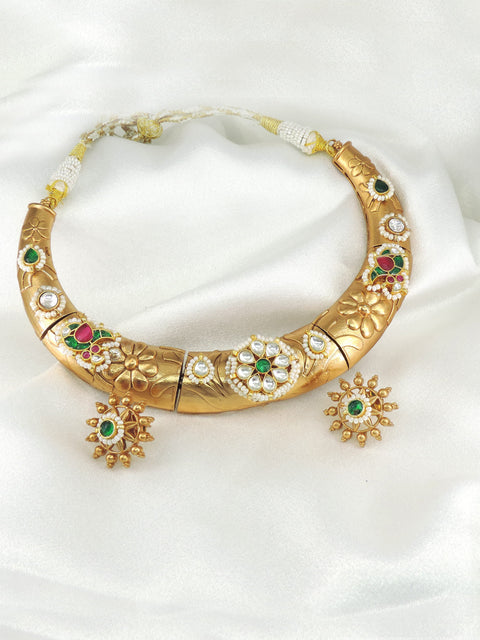Floral kundan hasli necklace set by Joyrias