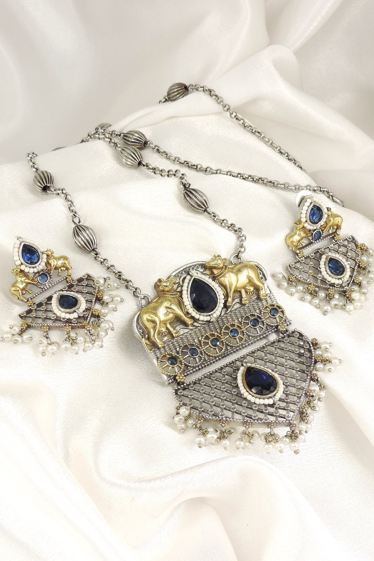 Kamdhenu Dual Tone Oxidized Necklace Set