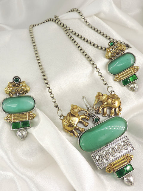Dual Tone Heritage Pendant Set