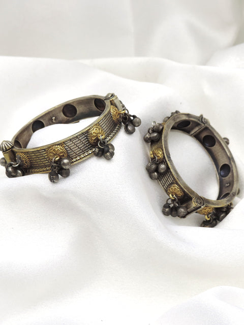 Oxidized dual-tone floral ghungroo openable bangle set with traditional detailing by joyrias