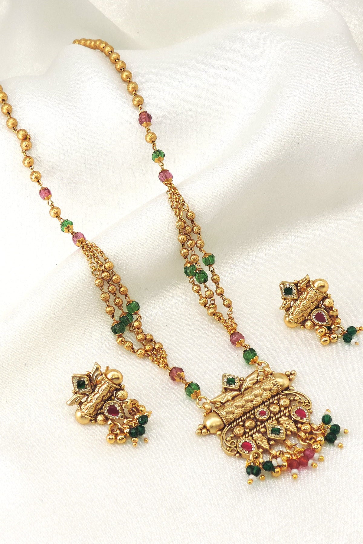 Antique beaded pendant necklace set by Joyrias