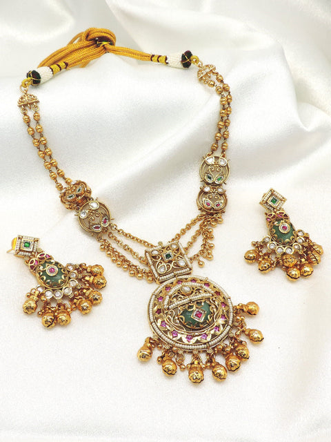 Heritage green necklace set by Joyrias