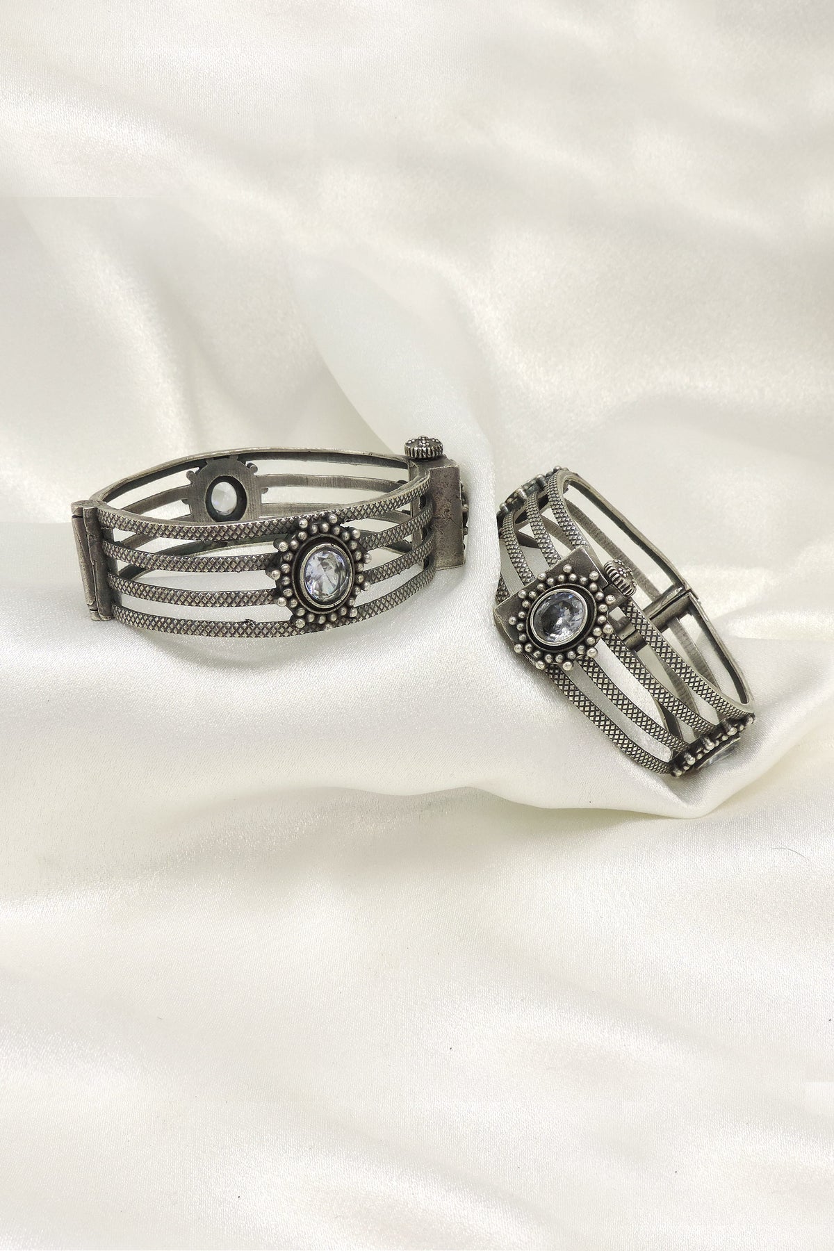Oxidised Red Green Stone Bangles