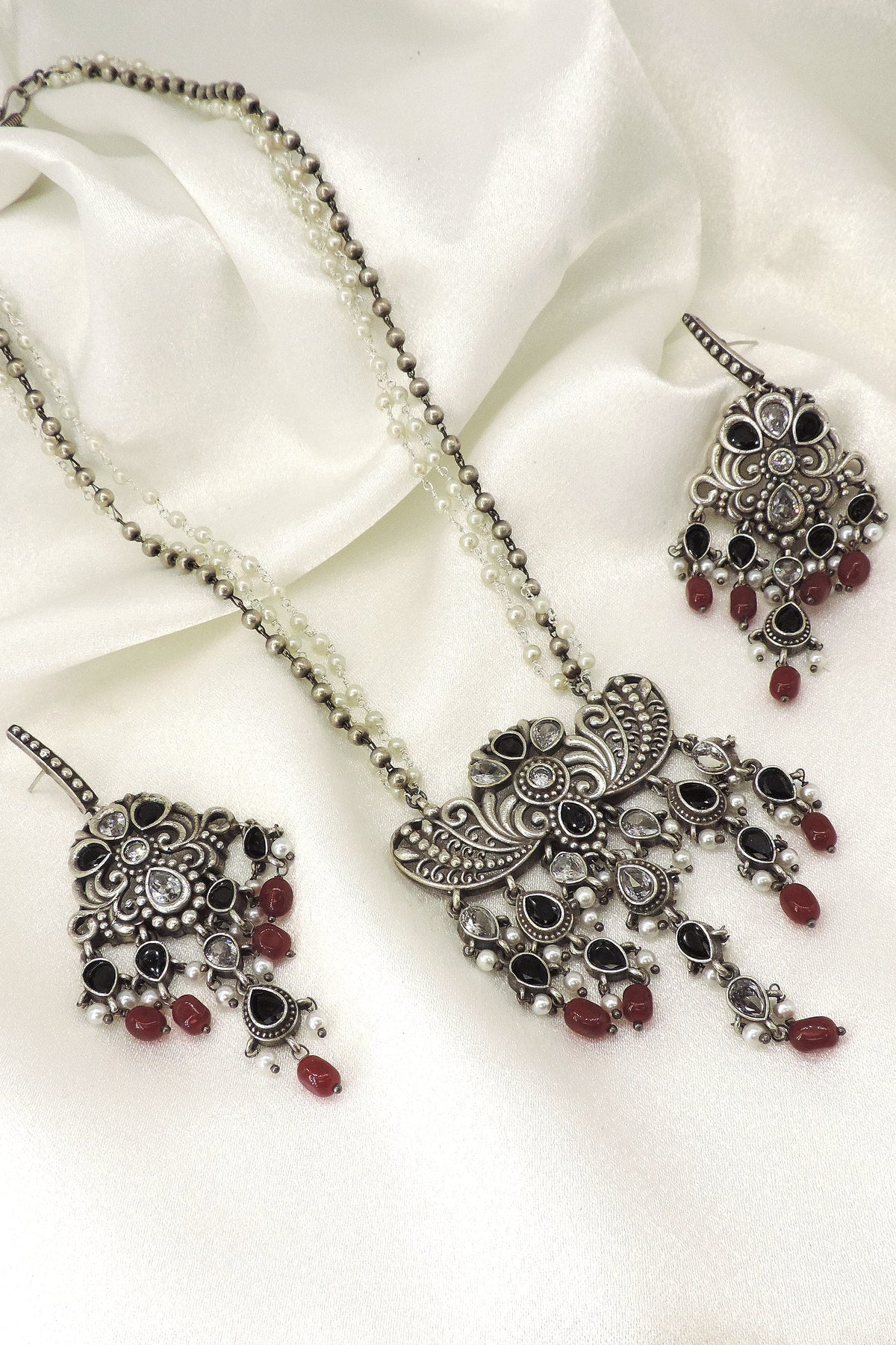 Oxidized black bead necklace set by Joyrias