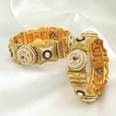 Antique kundan bangle set by Joyrias