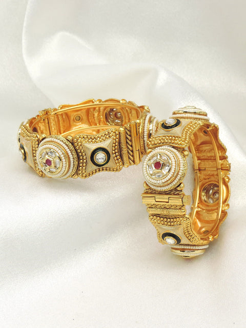 Antique kundan bangle set by Joyrias