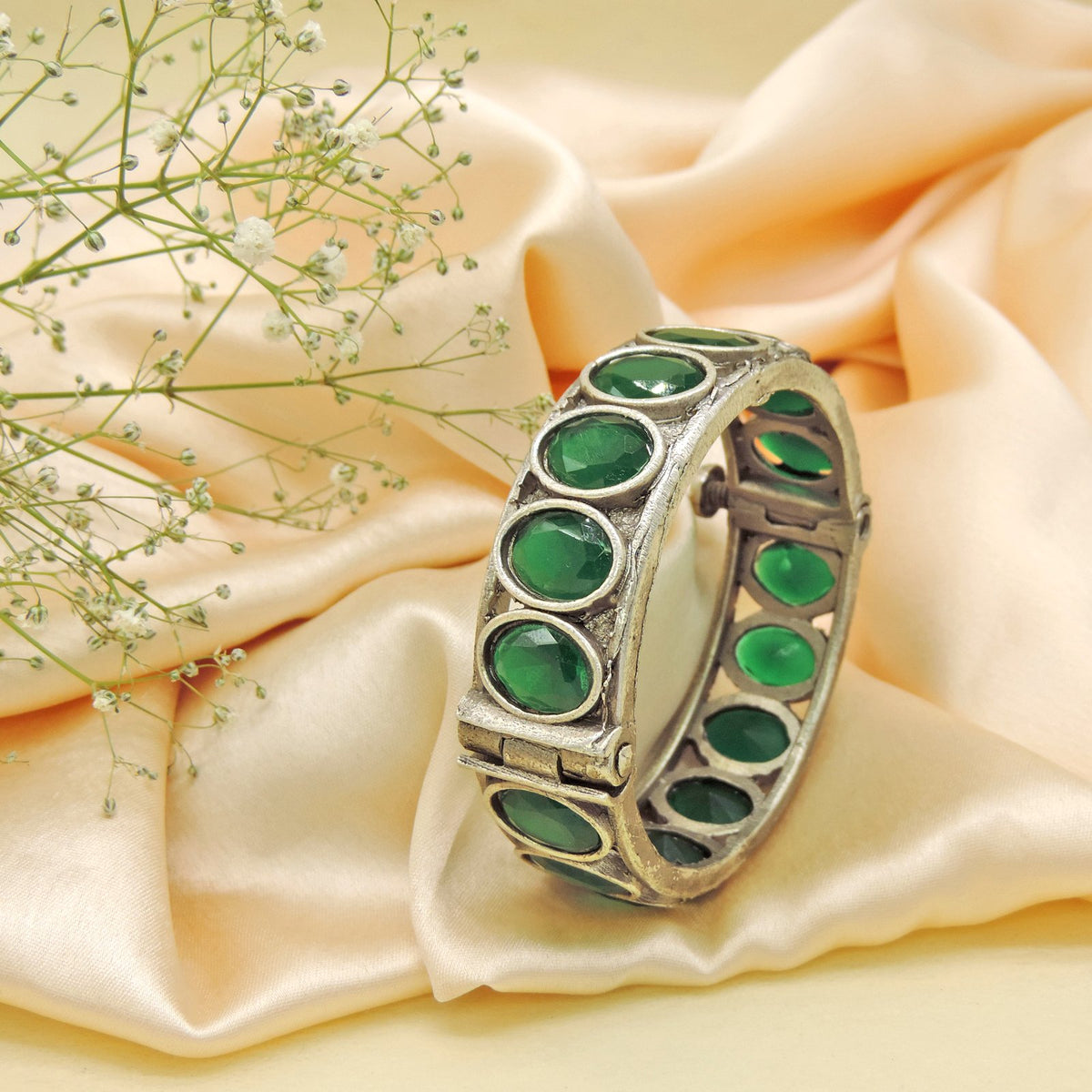 Silver replica green stone bangle – Indian oxidized women's bangle for festive wear – Joyrias