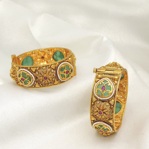 Antique green floral bangle set by Joyrias