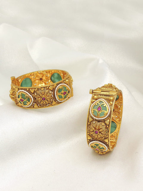 Antique green floral bangle set by Joyrias