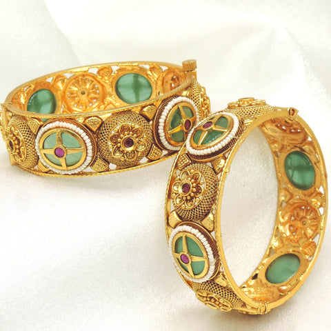 Green pearl heritage bangles by Joyrias
