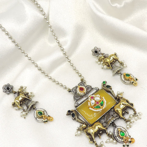 Royal elephant pendant set by Joyrias