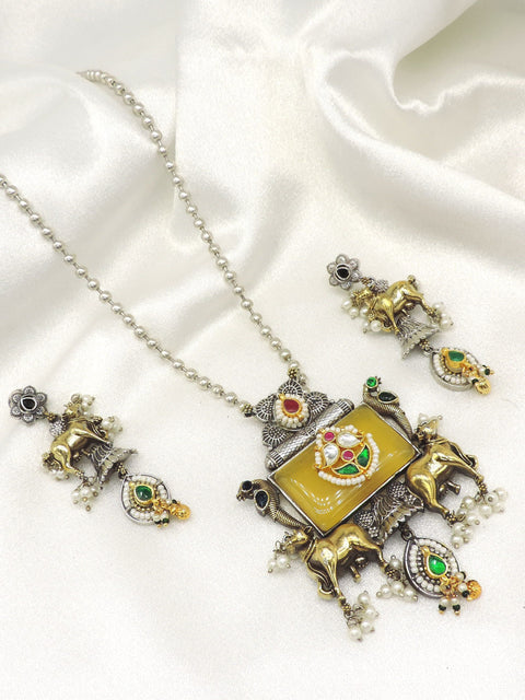 Royal elephant pendant set by Joyrias