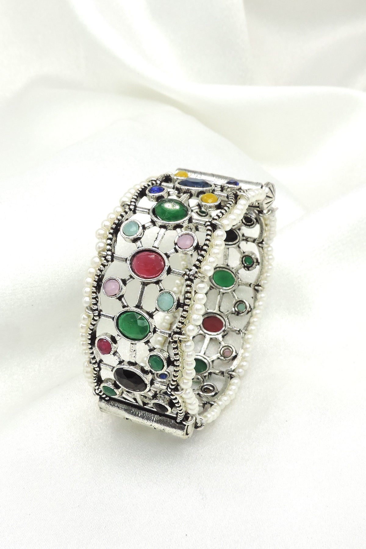 Multicolor pearl oxidized Bangles by Joyrias