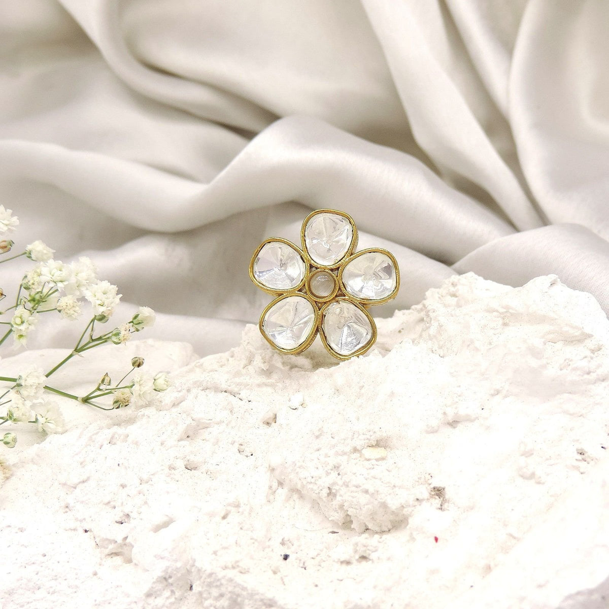 Five petal minimal Kundan AD ring – Indian delicate ring for women USA – Joyrias