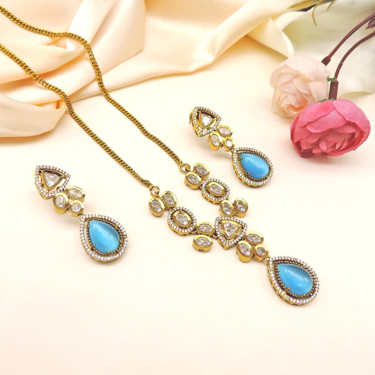 Victorian necklace with aqua blue stone – Indian Victorian style jewelry USA – Joyrias