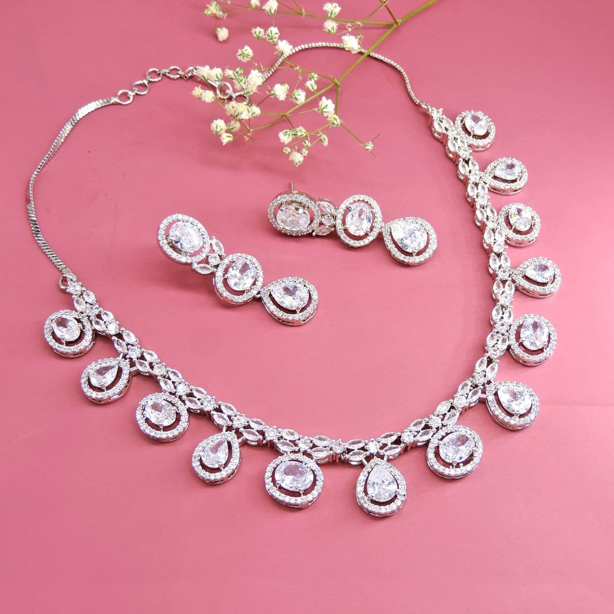 AD necklace & earring set Image 0