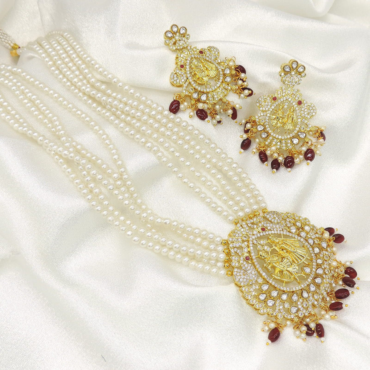 Royal Pearl Bridal Haar Set with Temple Pendant & Statement Earrings