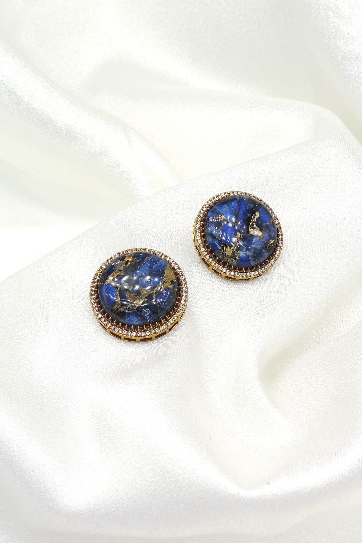 Royal blue round stud earrings by Joyrias