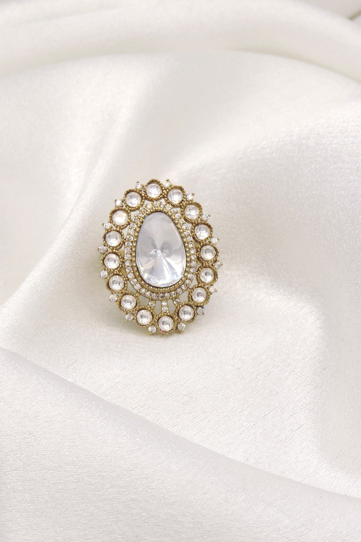 Royal White Kundan Statement Ring – Gold Tone